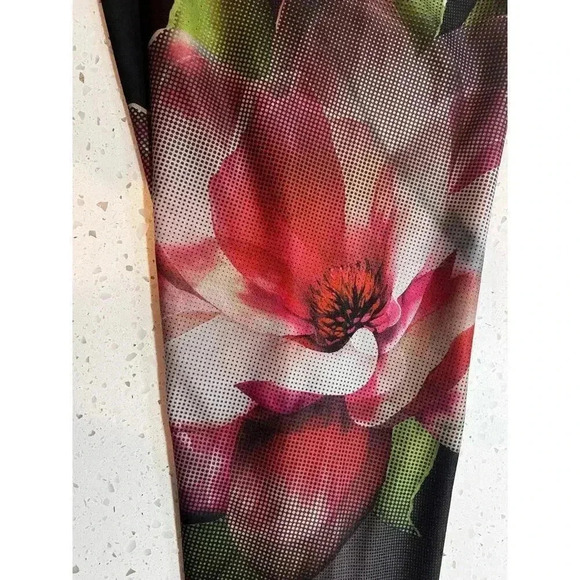 evolution and creation leggings roses on legs size large - Picture 5 of 5